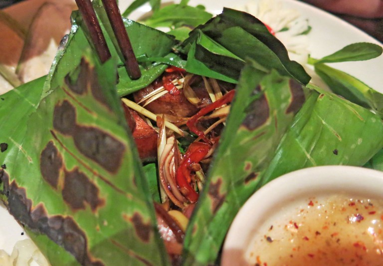carne-dentro-a-foglia-di-bananao vietnma